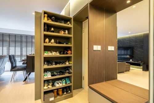 Modern Entryway at Bukit Batok | West Ridge