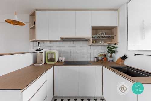 Modern Kitchen at 471 Jurong West Street 41