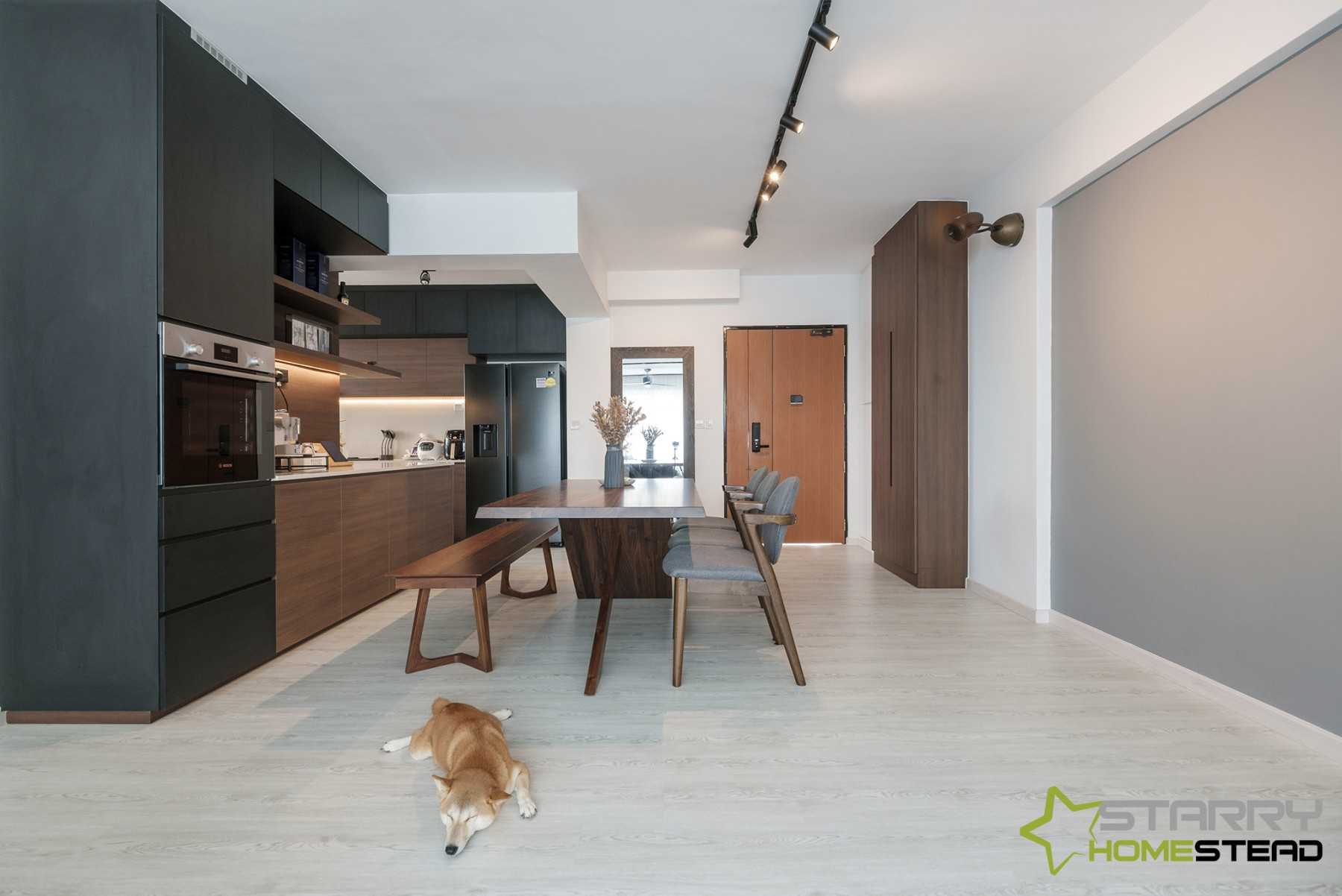 Modern Dining Room with Dining Table and Lighting