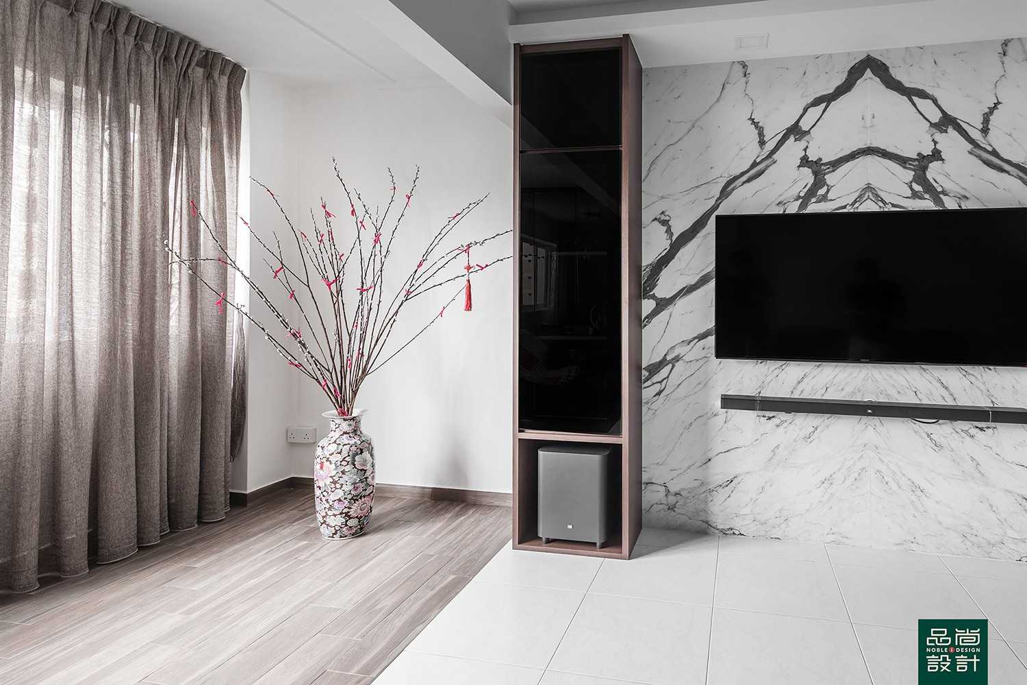 Modern Foyer with Homogeneous Tiles and TV Console
