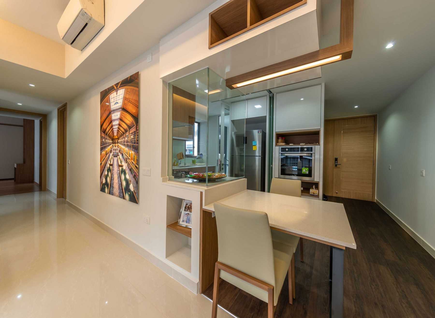 Modern Dining Room with Dining Table and Lighting