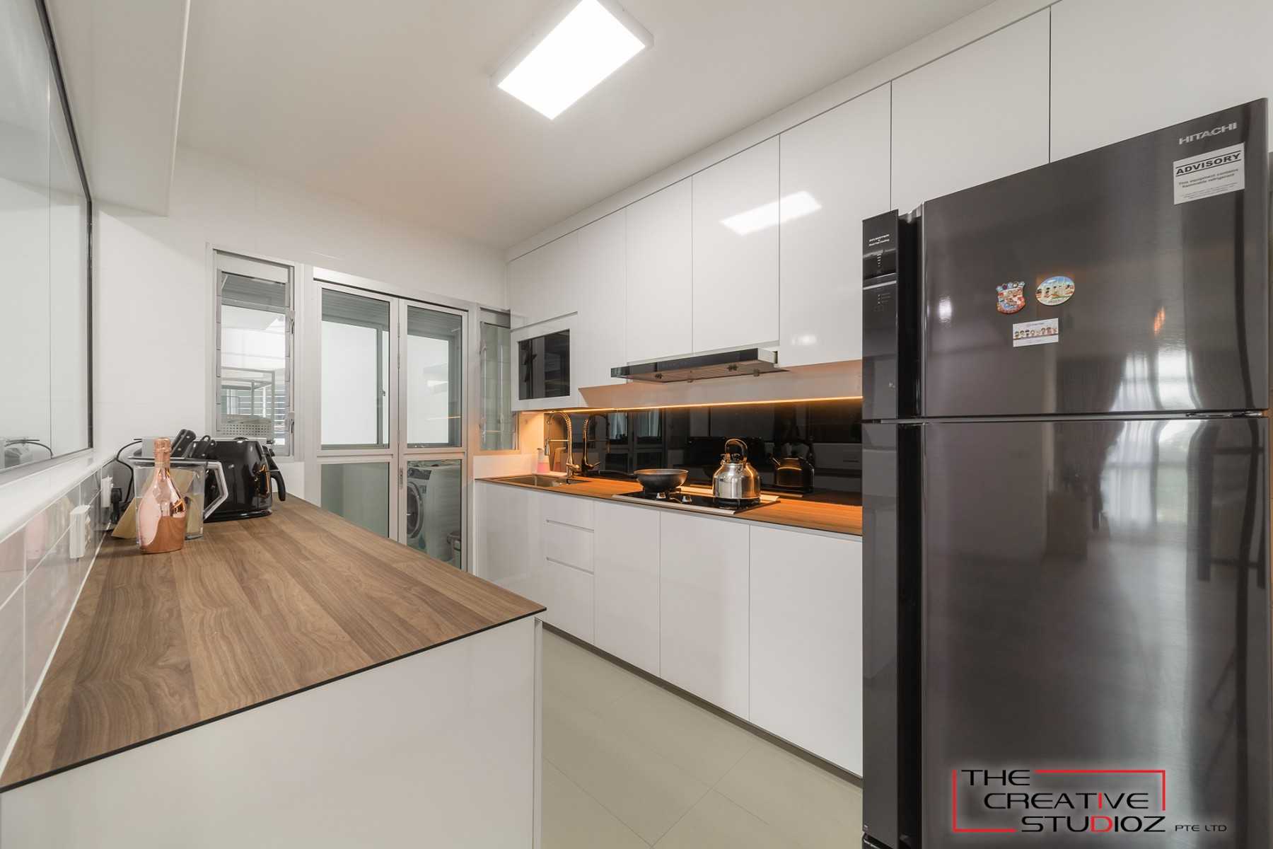 Scandinavian Kitchen with Countertop and Kitchen Backsplash