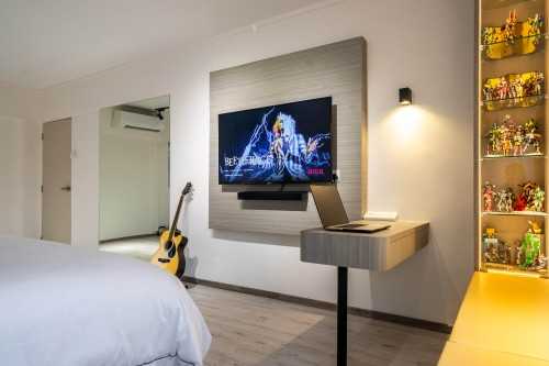 Modern Bedroom at 223 Ang Mo Kio