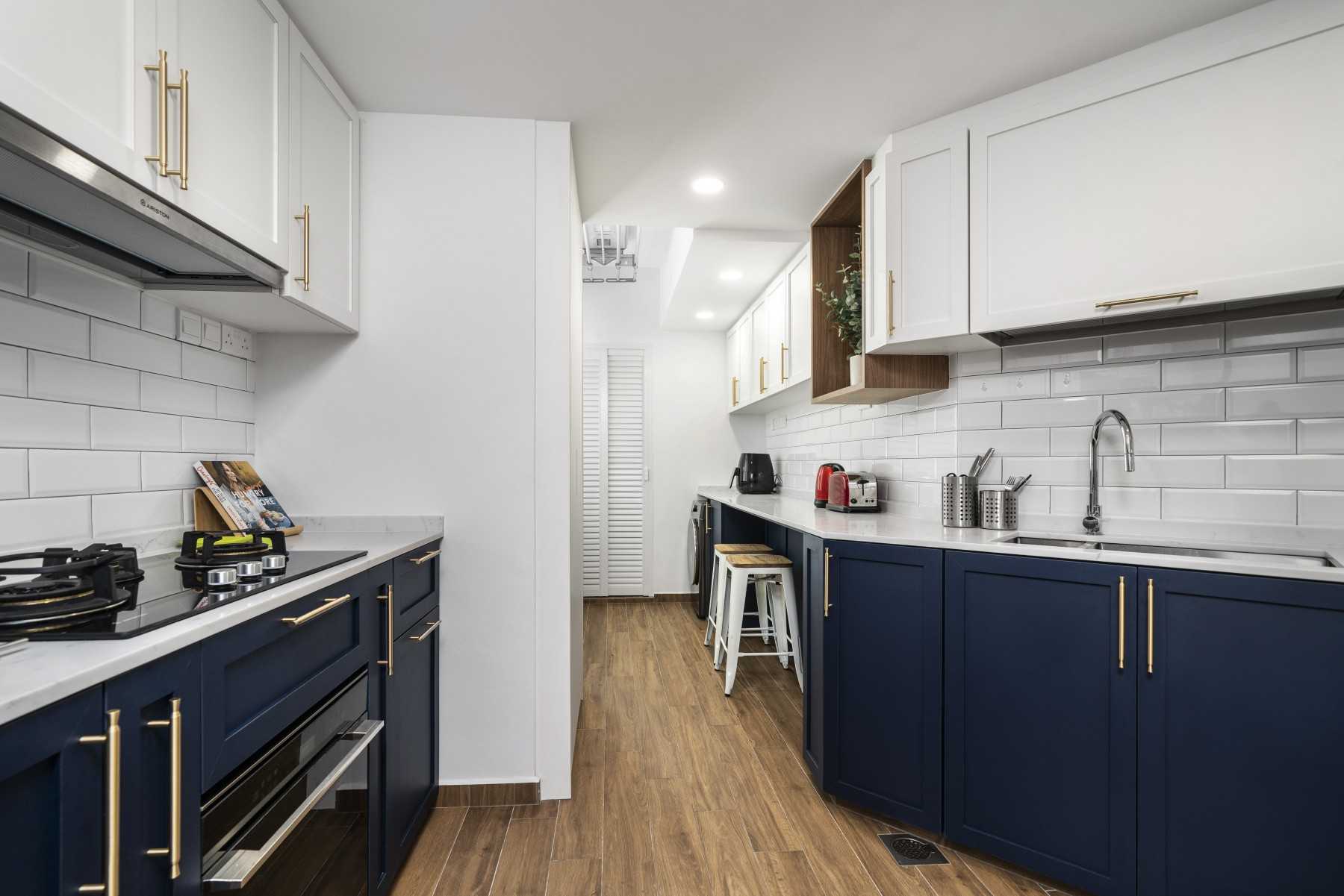 Scandinavian Kitchen with Vinyl Flooring and Kitchen Island