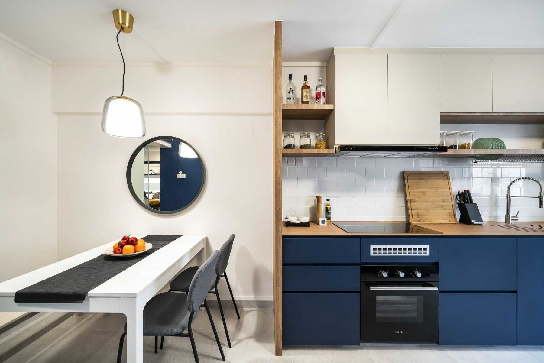 Modern Kitchen with Homogeneous Tiles and Dining Table
