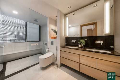 Asian Bathroom at Hillcrest Villa