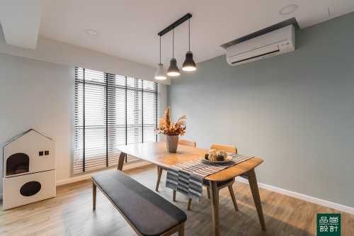 Modern Dining Room at Alkaff Lakeview BTO