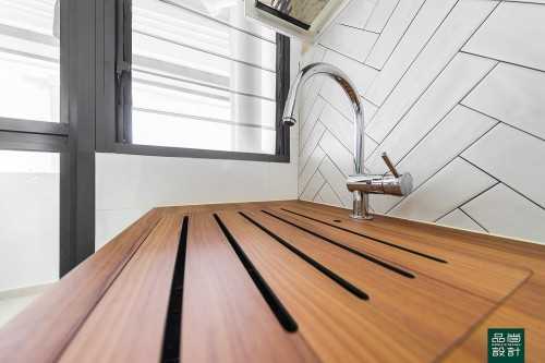 Modern Kitchen at Alkaff Lakeview BTO