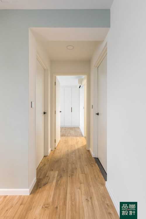 Modern Hallway at Alkaff Lakeview BTO
