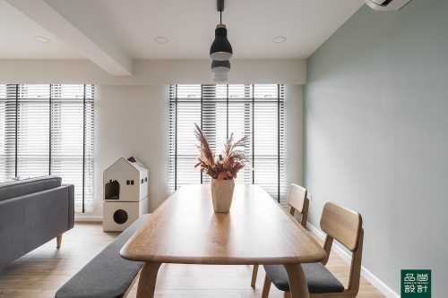 Modern Dining Room at Alkaff Lakeview BTO