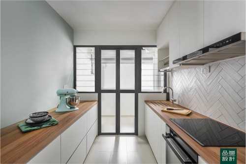 Modern Kitchen at Alkaff Lakeview BTO