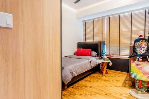Contemporary Bedroom at 138B Toa Payoh Lor. 1A (The Peak DBSS)