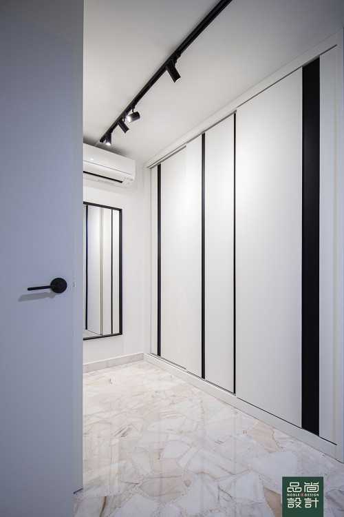 Modern Bedroom at Yishun Gardens 3room Resale HDB
