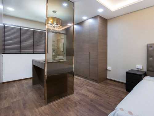 Modern Walk-in Wardrobe at Tampines St 42