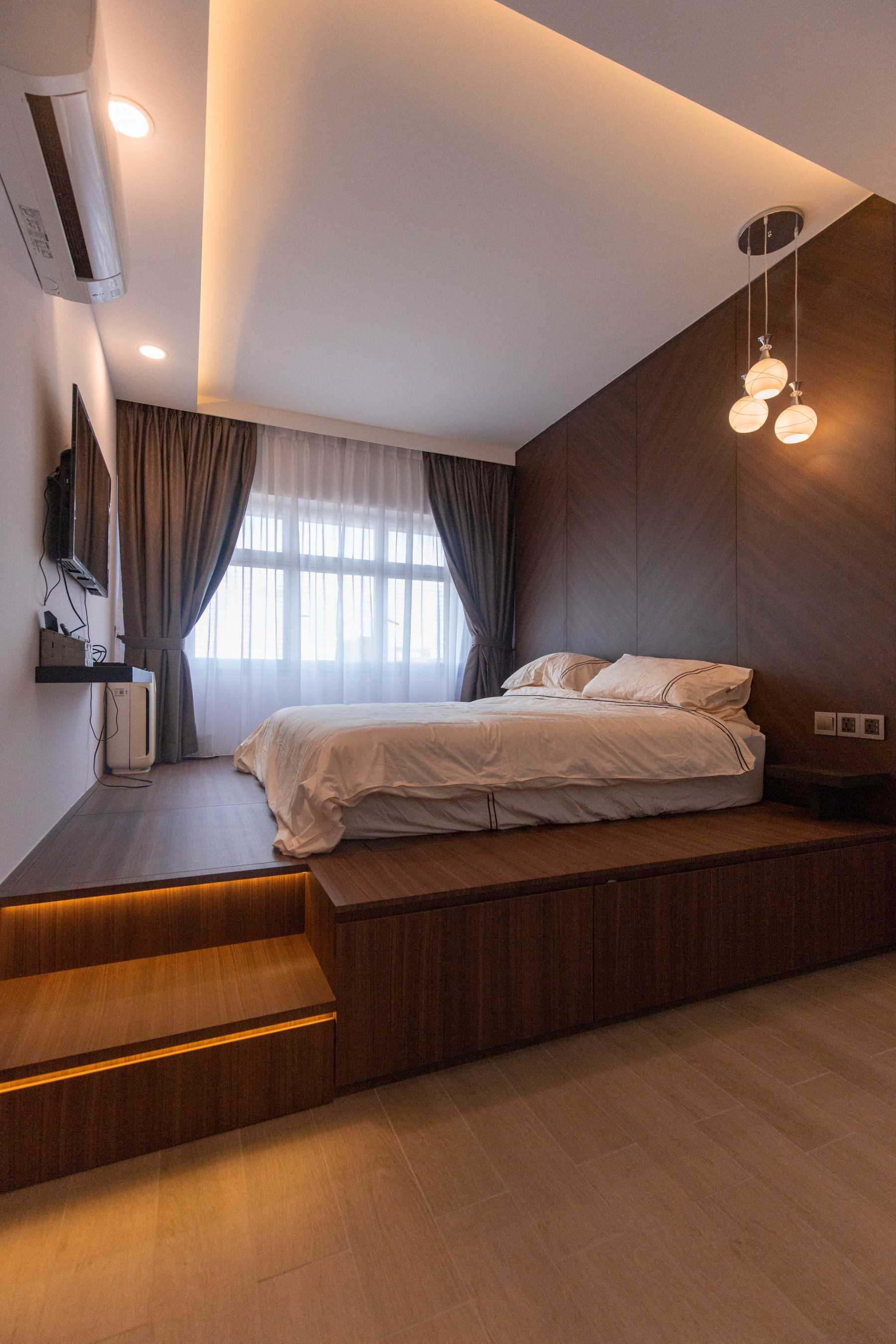 Modern Bedroom with Platform Bed and Drop Light