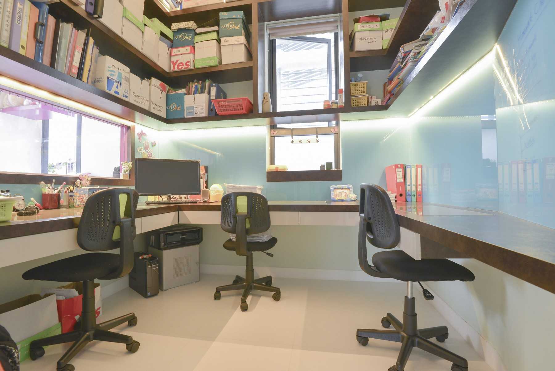 Modern Study with Bookshelf and Desk