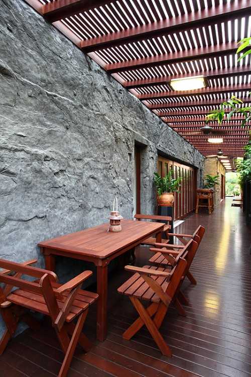 Contemporary at Jalan Yasin
