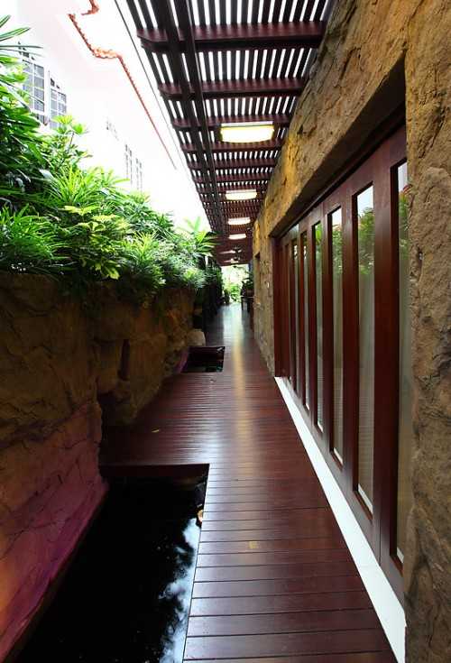 Contemporary at Jalan Yasin