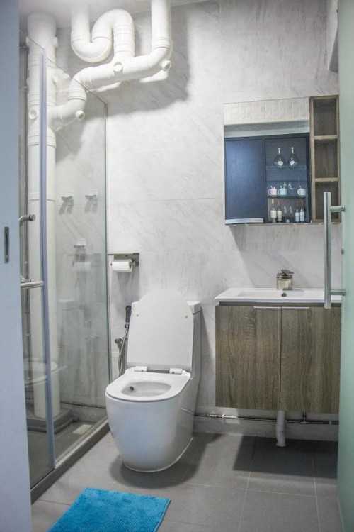 Modern Bathroom at Anchorvale