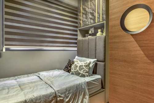 Modern Bedroom at Queens Peak