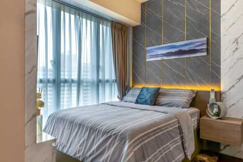 Modern Bedroom at Queens Peak