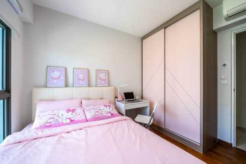 Contemporary Bedroom at Yishun | Adora Green
