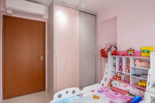 Contemporary Bedroom at Sembawang | East Crown Canberra