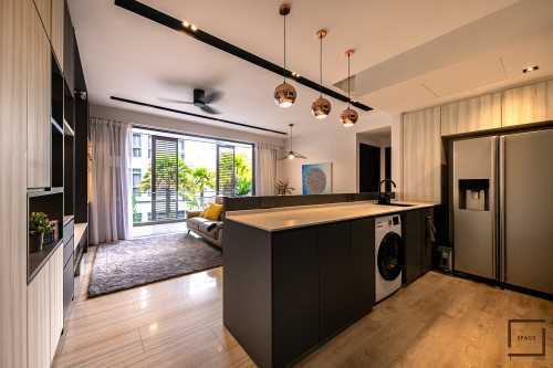 Contemporary Kitchen at RESALE 3 ROOM CONDO @ THE SEAWIND