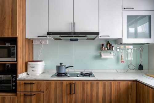Contemporary Kitchen at 774 Bedok Reservoir