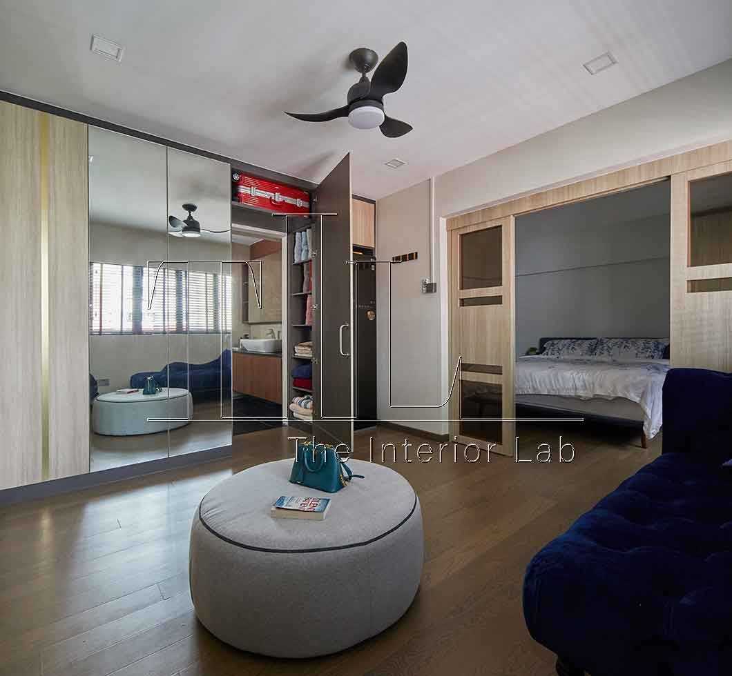 Contemporary Walk-in Wardrobe with Mirror and Wardrobe