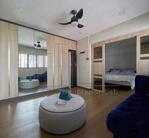 Contemporary Walk-in Wardrobe at Kim Tian Place