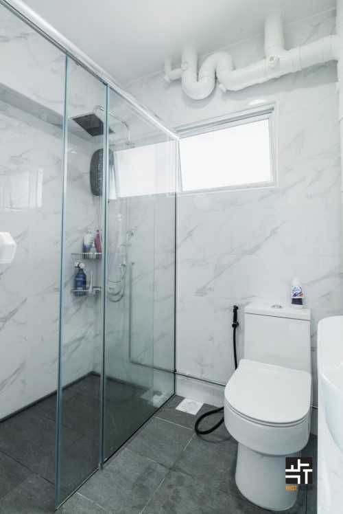 Modern Bathroom at 190 Pasir Ris Street 12