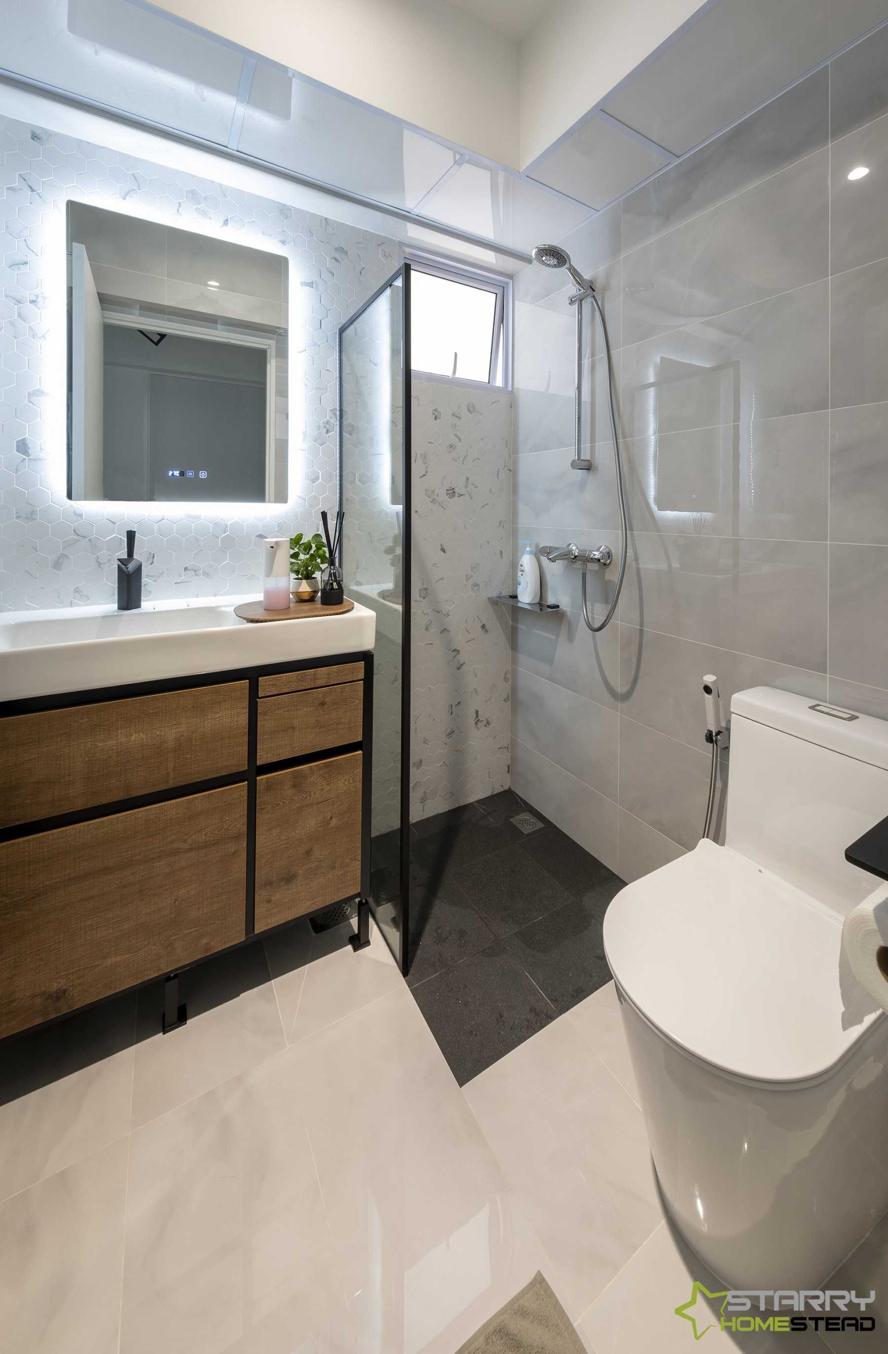 Scandinavian Bathroom with Mirror and Showers