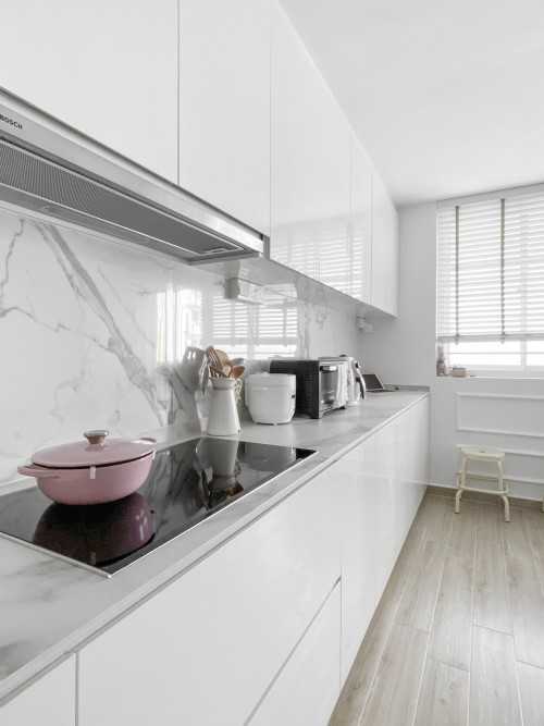 Minimalist Kitchen at 22 Balam Road