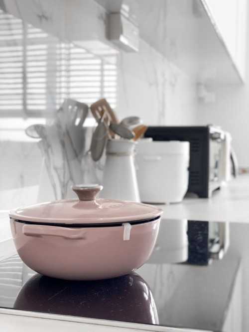 Minimalist Kitchen at 22 Balam Road