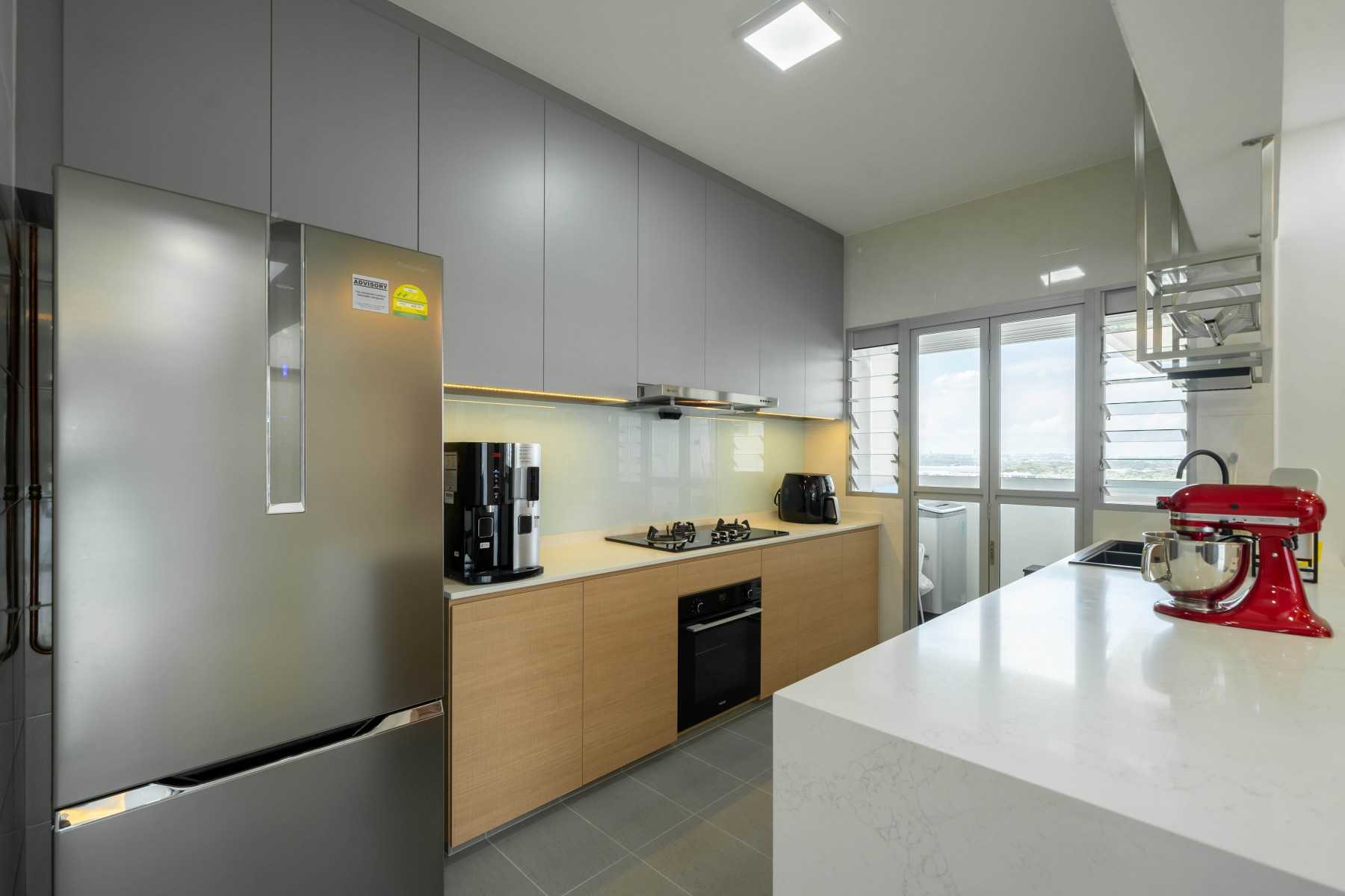 Contemporary Kitchen with Homogeneous Tiles and Kitchen Window