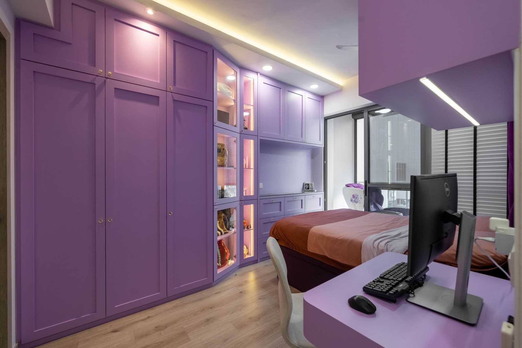 Contemporary Bedroom with Vinyl Flooring and Cove Lighting