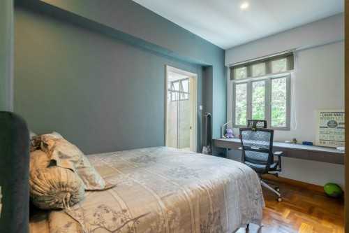 Modern Bedroom at Bukit Batok | Hume Park II