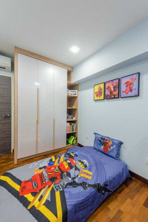 Contemporary Bedroom at 270A Sengkang Central
