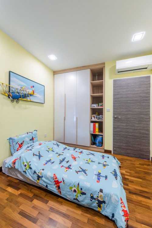 Contemporary Bedroom at 270A Sengkang Central