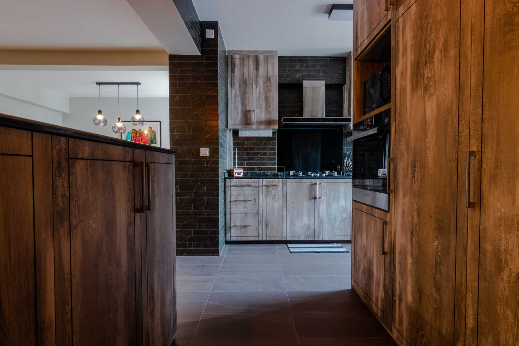 Modern Kitchen with Countertop and Homogeneous Tiles