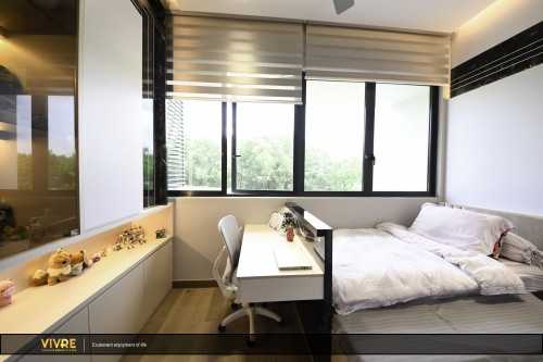 Modern Bedroom at Luxus Hill Drive