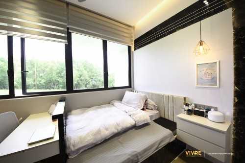 Modern Bedroom at Luxus Hill Drive