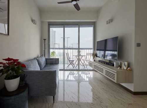 Modern Living Room at Queens Peak