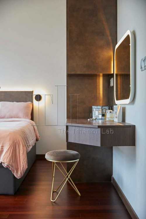 Modern Bedroom at Queens Peak