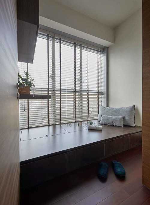 Modern Home Office at Queens Peak
