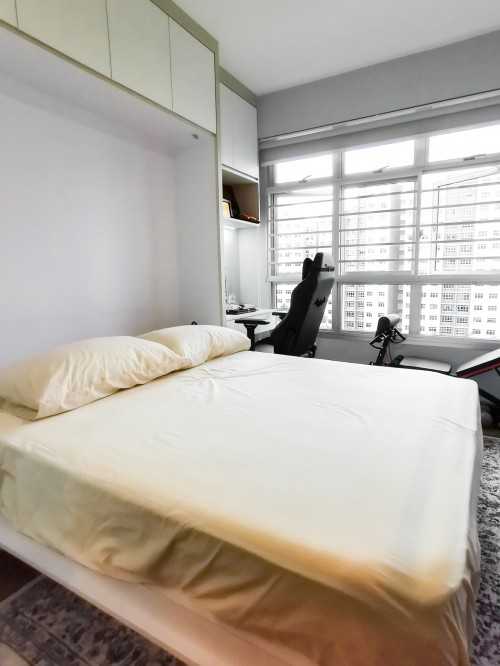Contemporary Bedroom at 875B Tampines