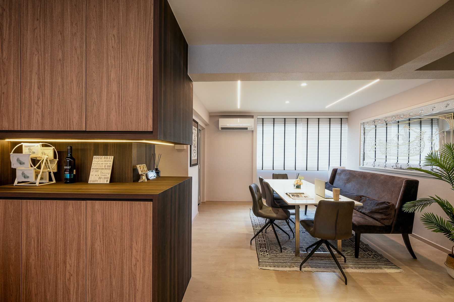 Contemporary Dining Room with Drop Light and Dining Table