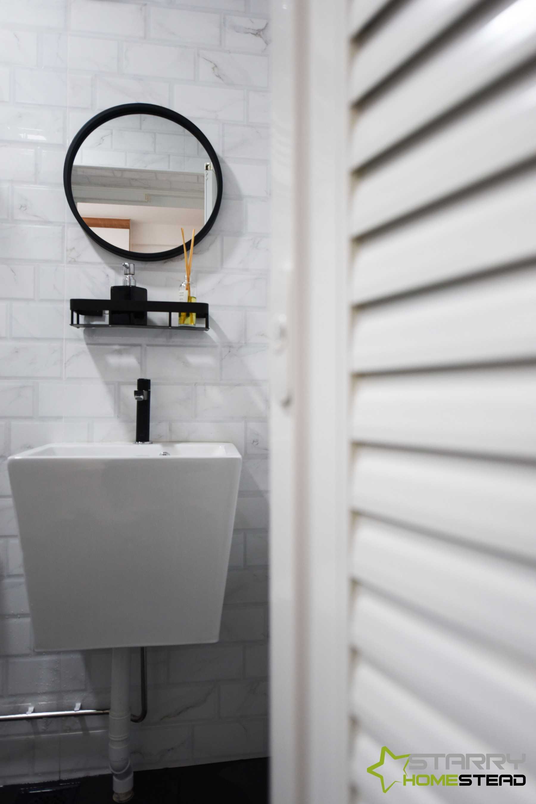 Scandinavian Bathroom with Mirror and Bathroom Accessories