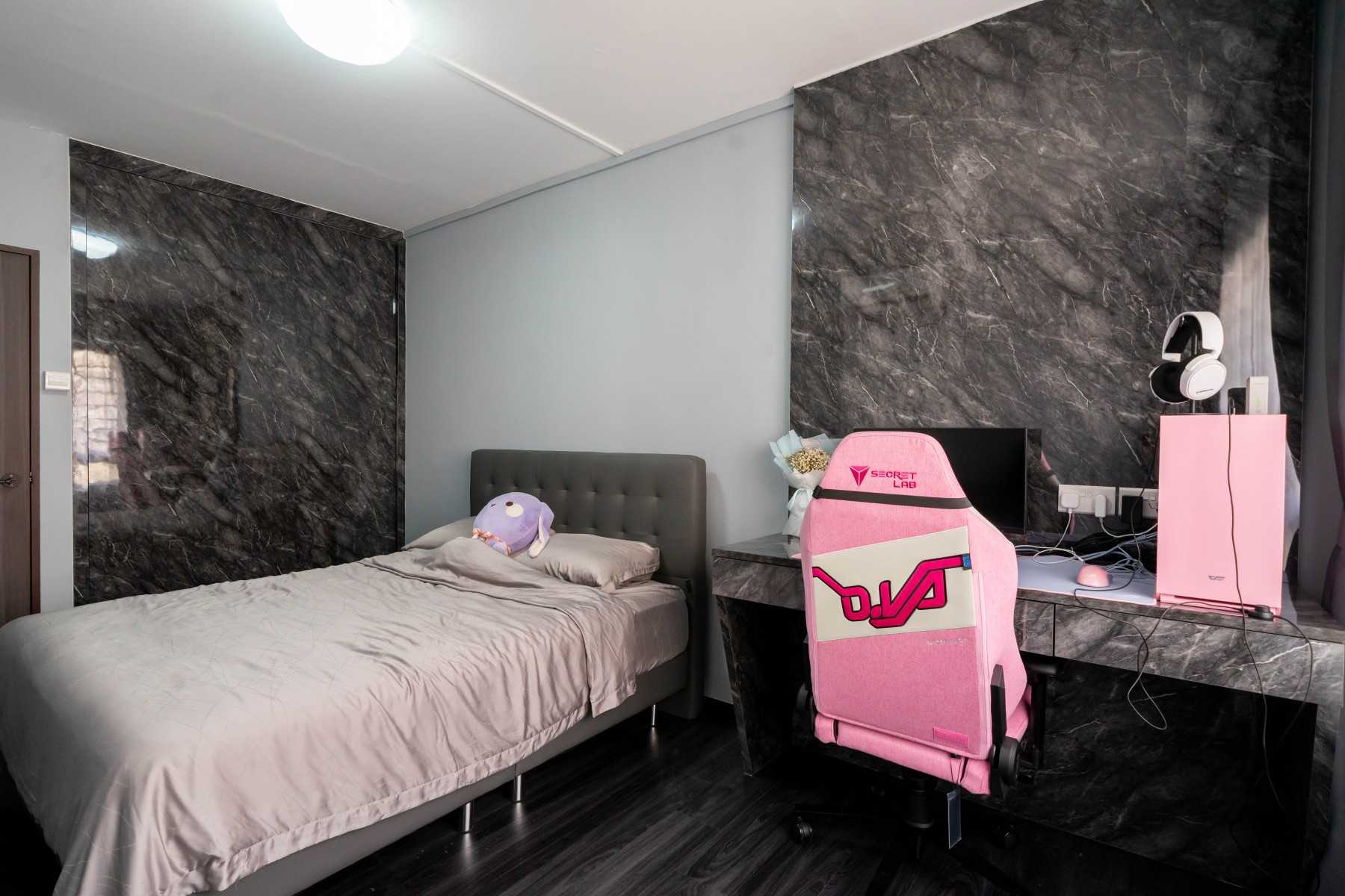 Contemporary Bedroom with Vinyl Flooring and Wardrobe